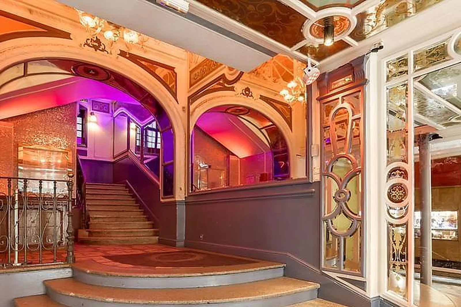 Lieux événementiels, SALON DES MIROIRS