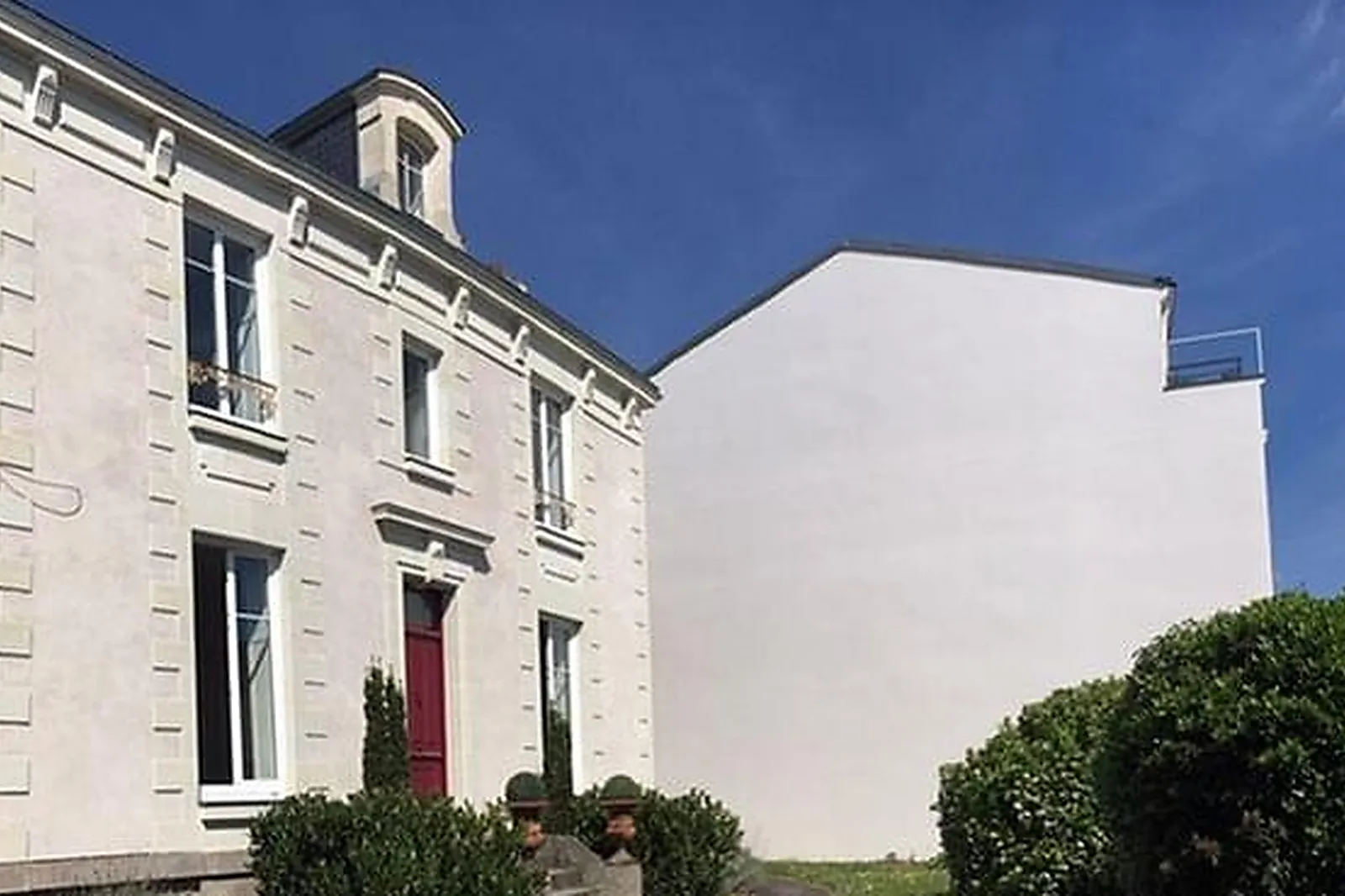 Lieux événementiels, SALONS 8ÈME SENS - REZE