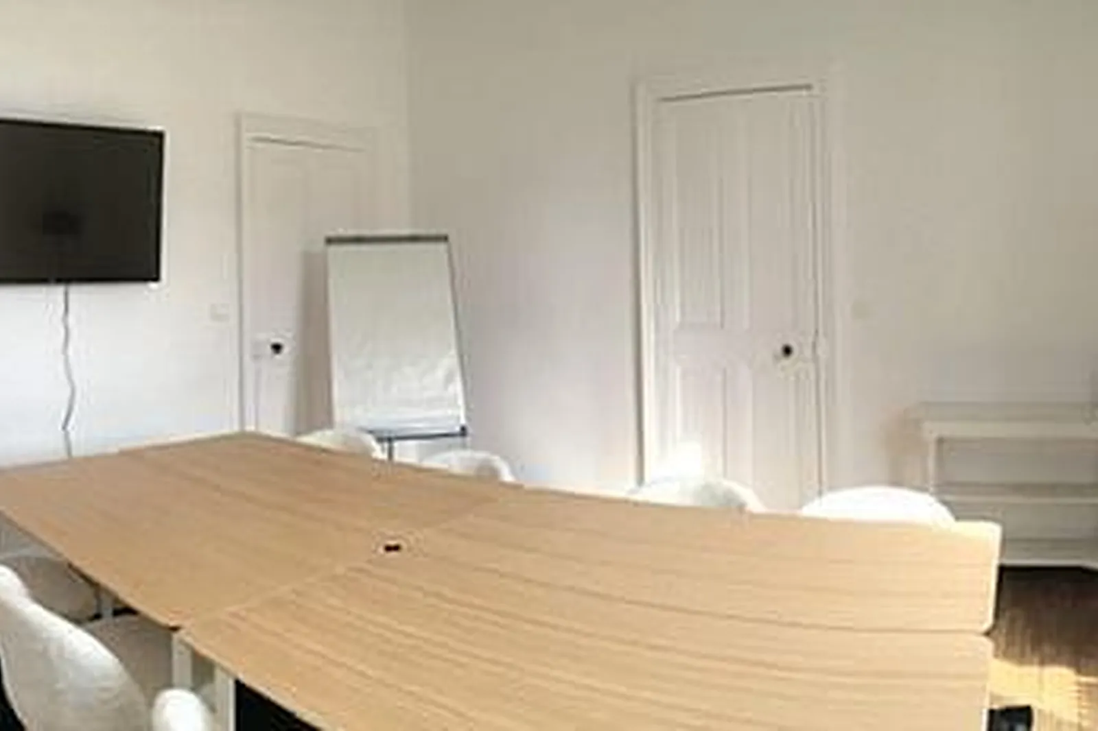 Lieux événementiels, SALONS 8ÈME SENS - REZE