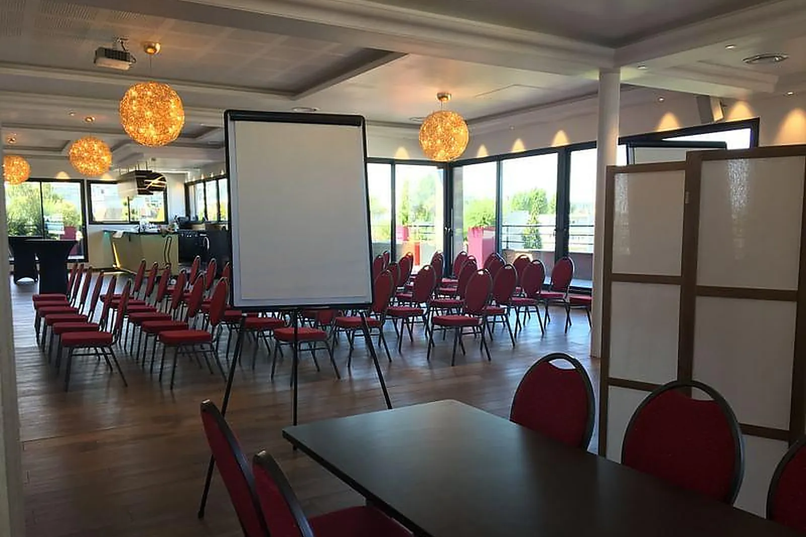 Lieux événementiels, SALONS VARENNE