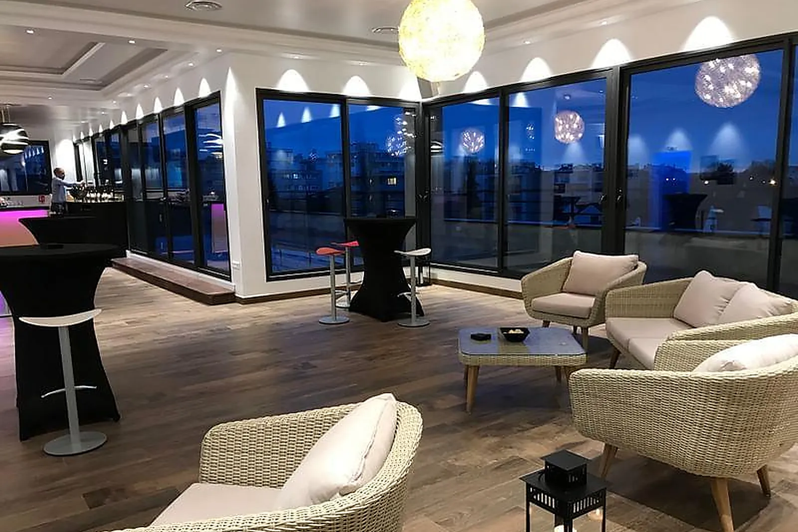 Lieux événementiels, SALONS VARENNE