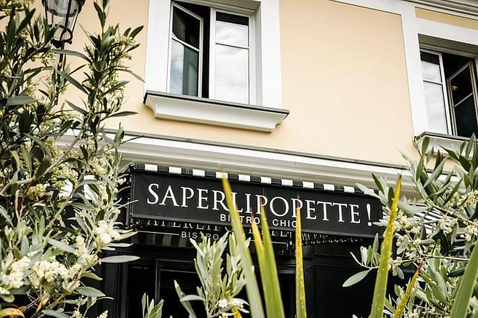 Lieux événementiels, SAPERLIPOPETTE