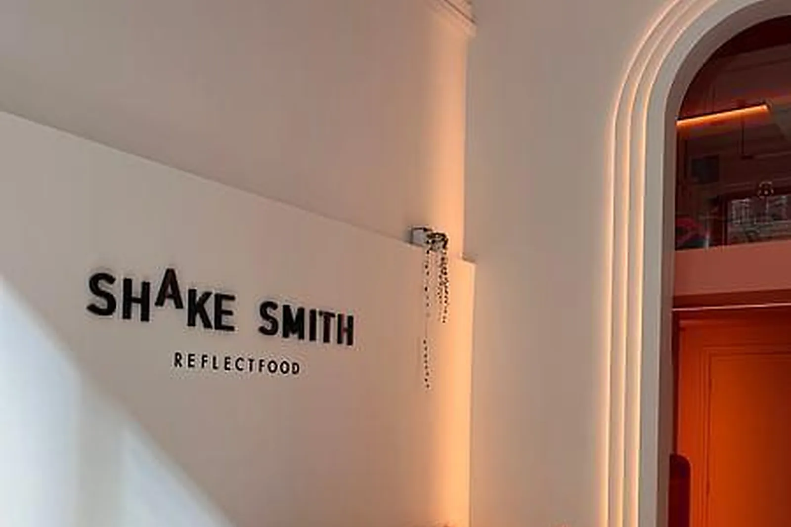 Lieux événementiels, SHAKE SMITH