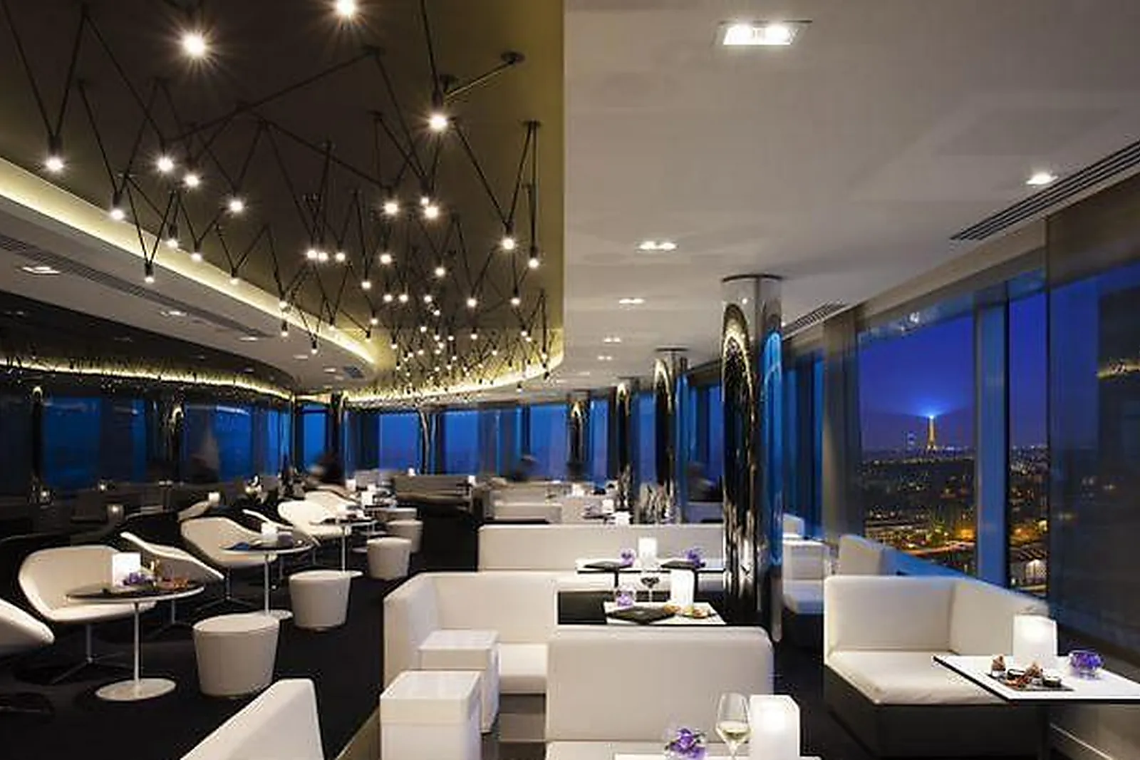 Lieux événementiels, SKYLINE PARIS LOUNGE & BAR