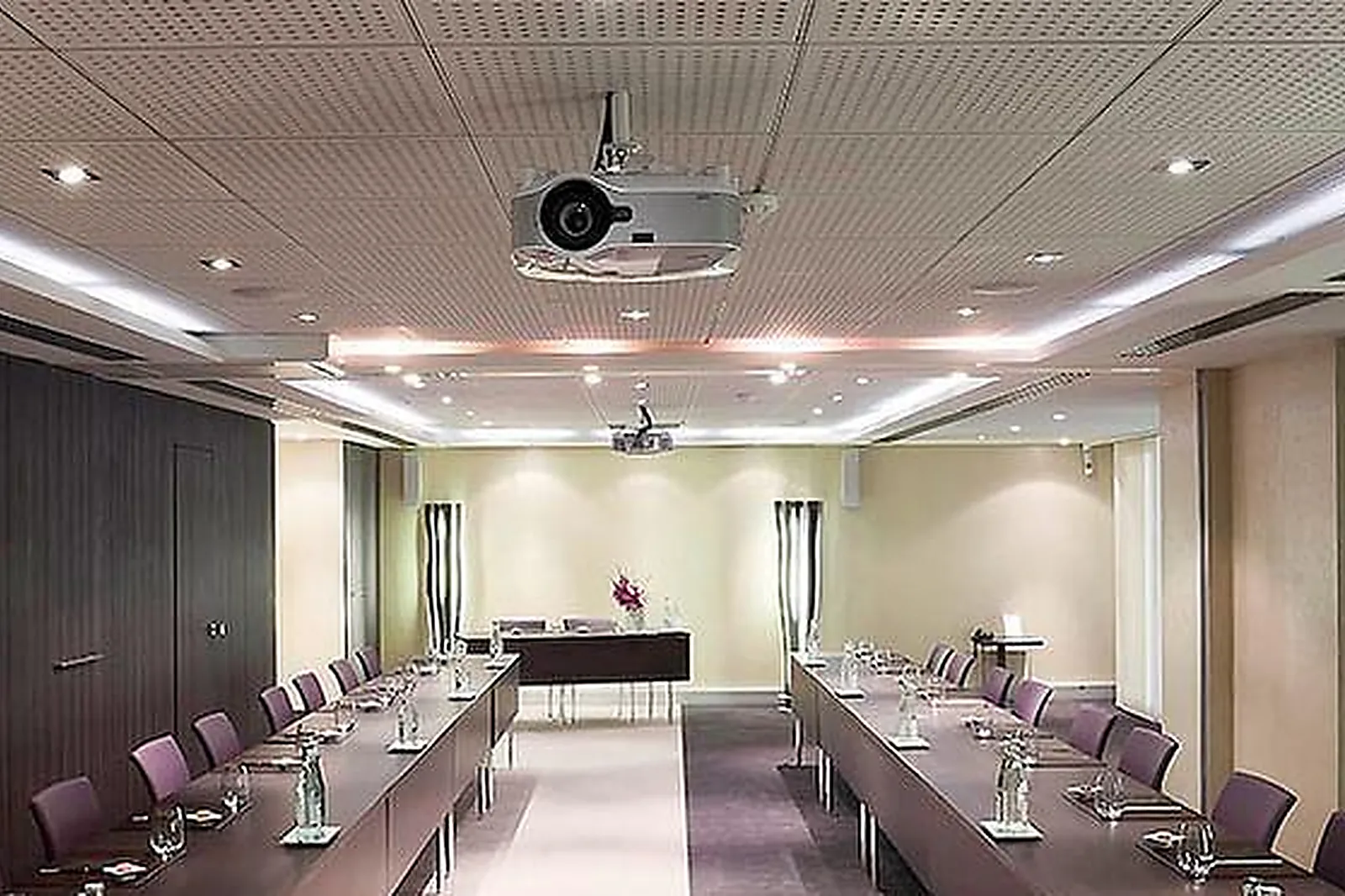 Lieux événementiels, BUREAUX AND CO - LE CALYPSO