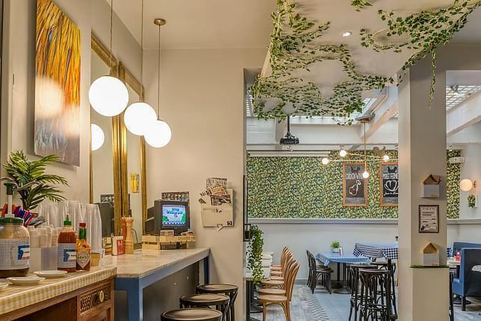 Lieux événementiels, SOLYLES***