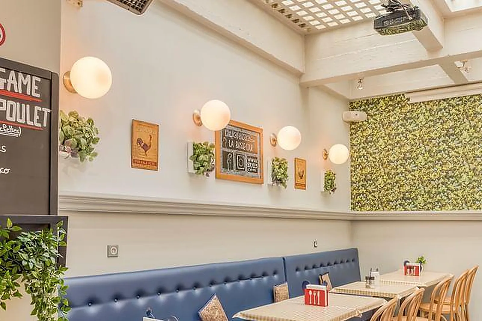 Lieux événementiels, SOLYLES***