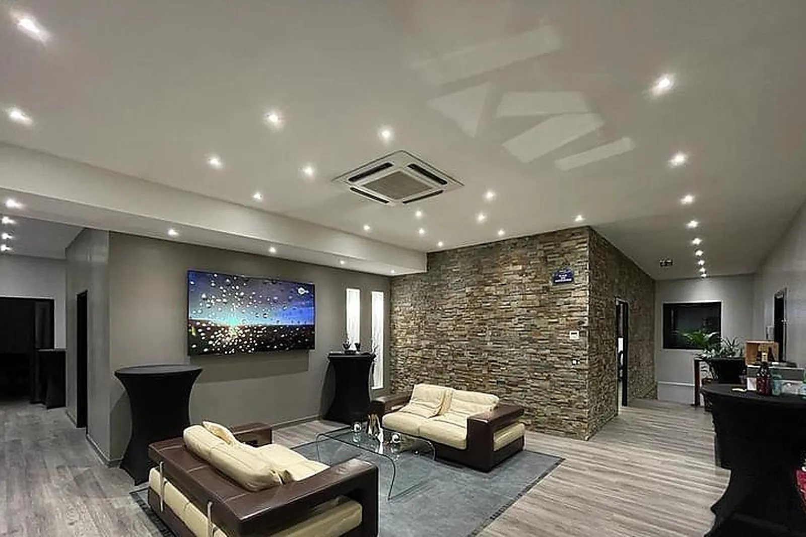 Lieux événementiels, SPACE SWITCH