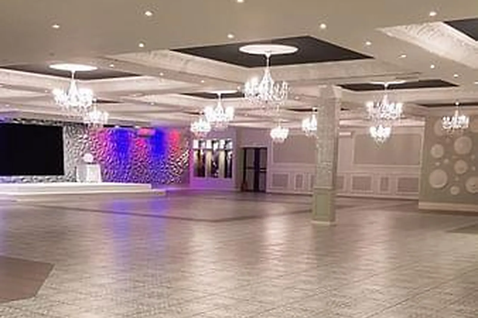 Lieux événementiels, STRASS RECEPTION