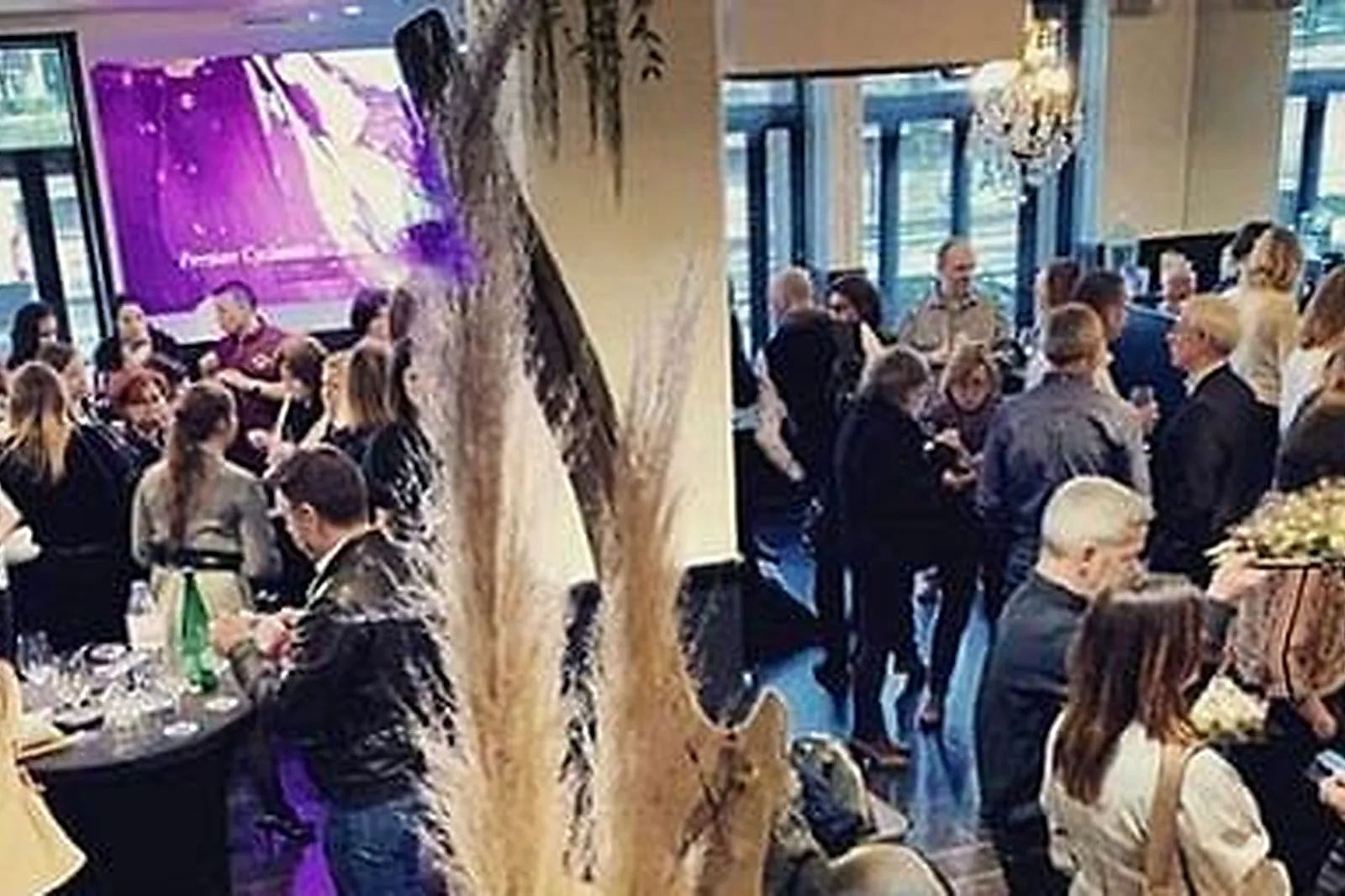 Lieux événementiels, SALLE DE RÉUNION CHAMPS ELYSÉES