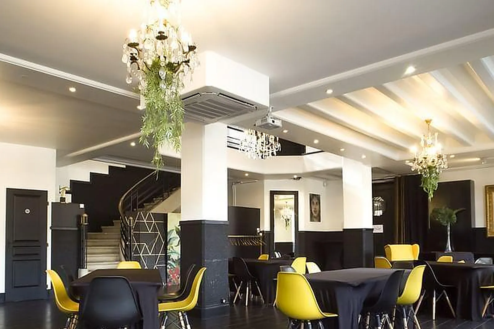 Lieux événementiels, SALLE DE RÉUNION CHAMPS ELYSÉES