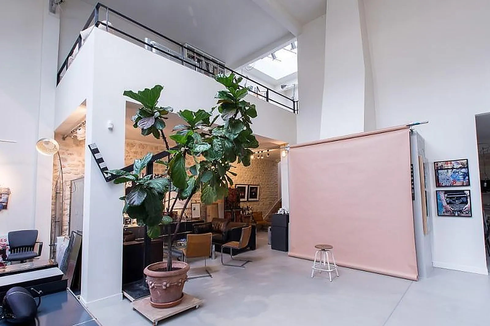 Lieux événementiels, STUDIO AJER