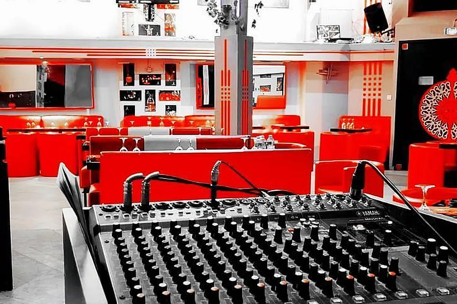 Lieux événementiels, SUPREME