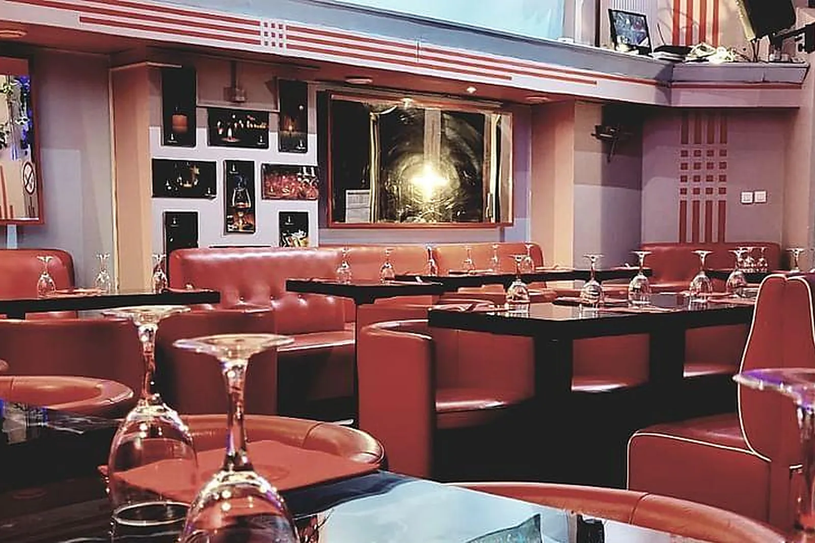 Lieux événementiels, SUPREME