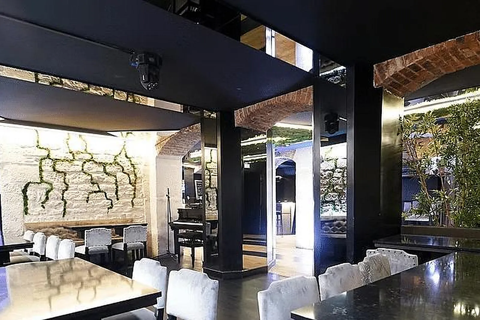 Lieux événementiels, TARA-TATA