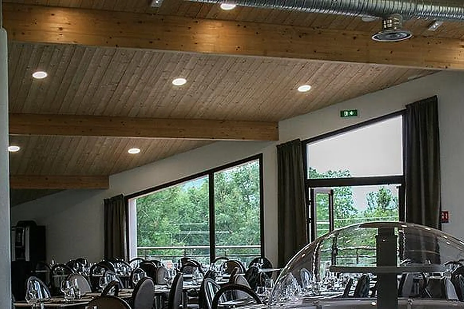 Lieux événementiels, TERNELIA- LE PRÉ DU LAC