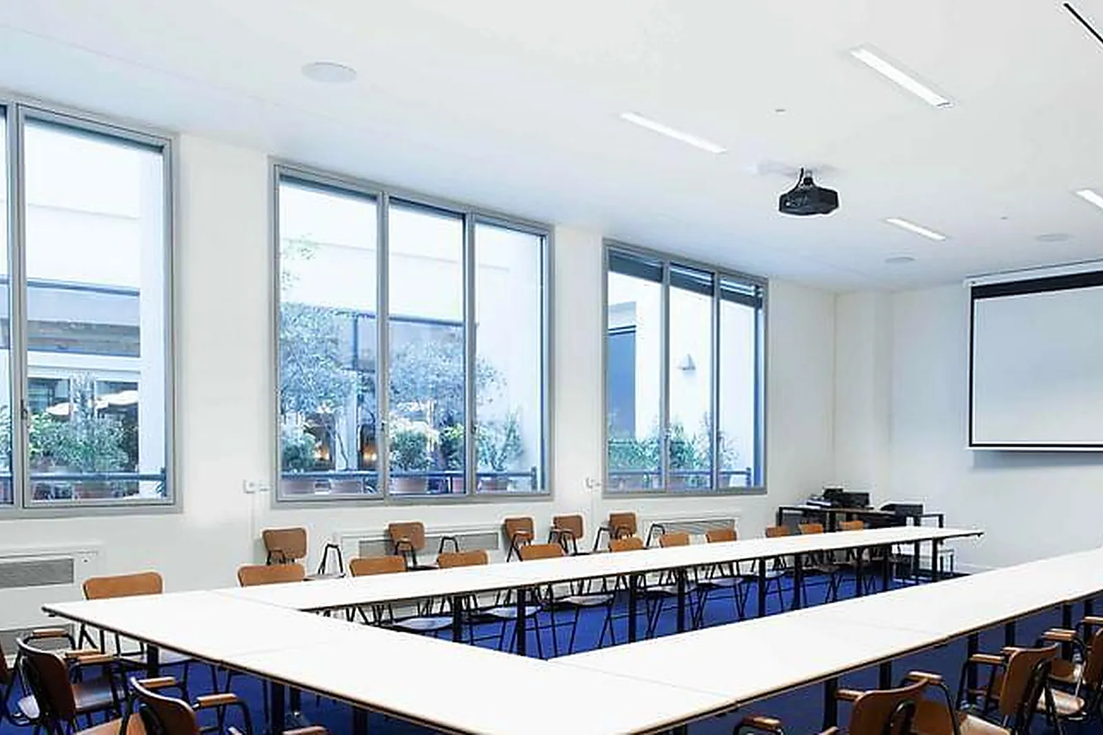 Lieux événementiels, GP BUSINESS