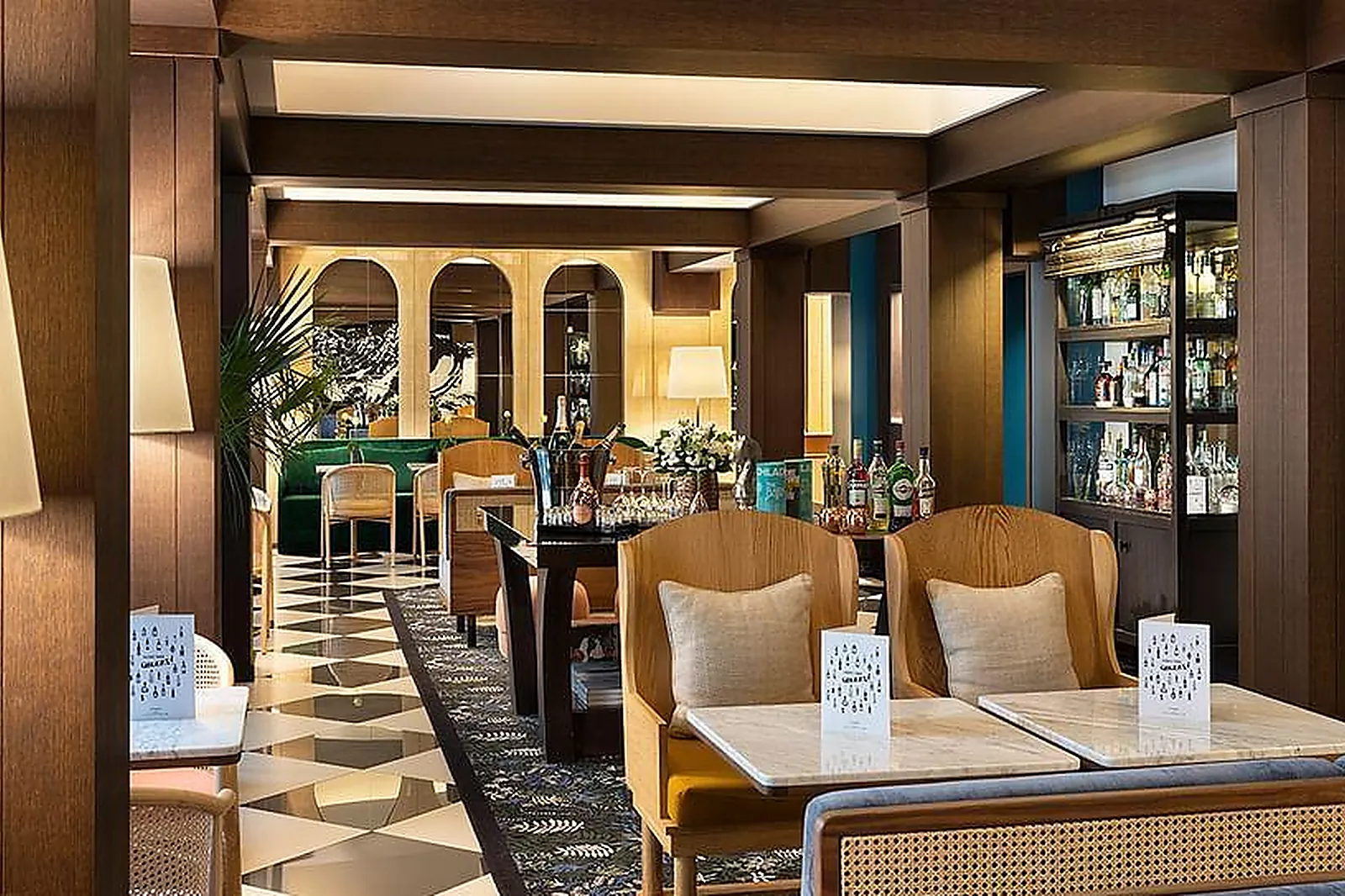 Lieux événementiels, THE CHESS HOTEL ****