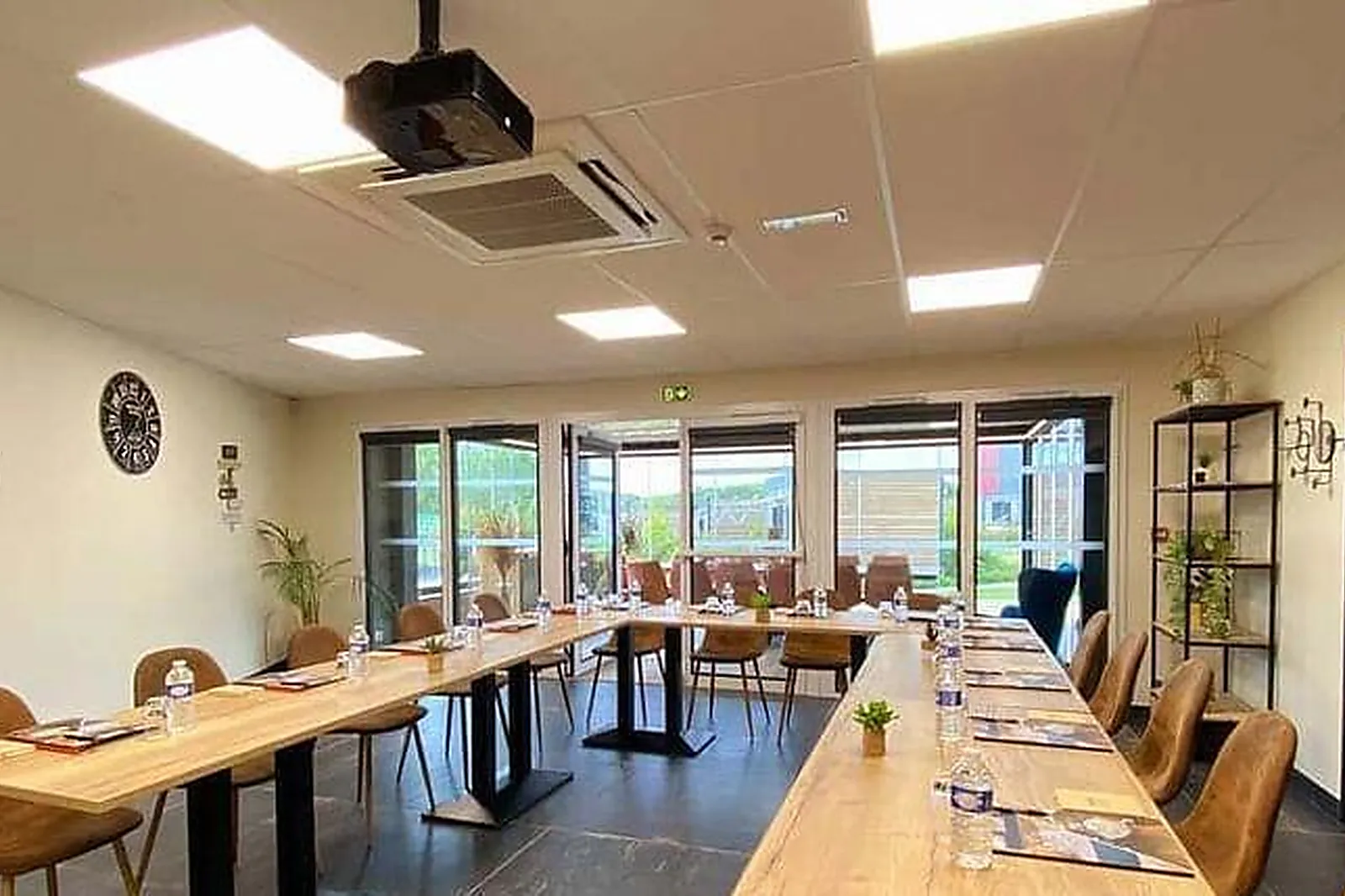 Lieux événementiels, SCI OVE CABINET AVOCAT DEBUYSER PLOUX