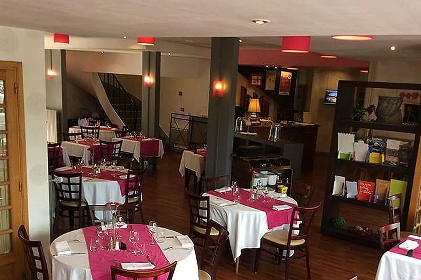 Lieux événementiels, THE ORIGINALS CITY LE CHEVAL ROUGE***