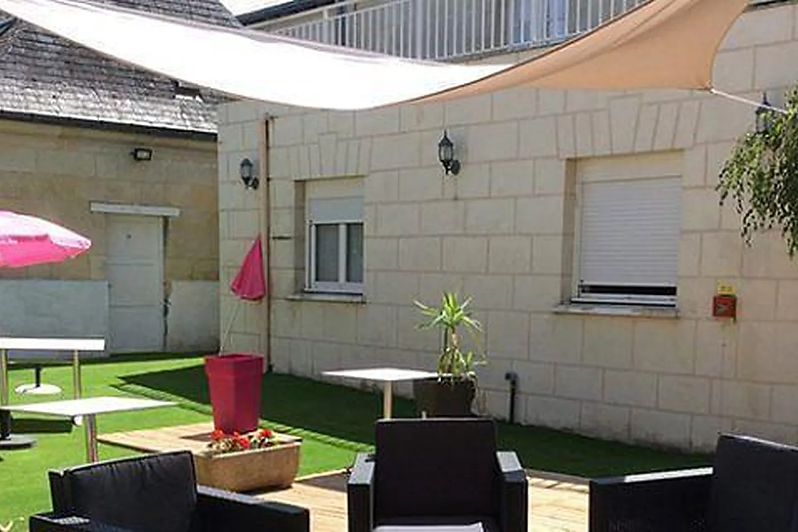 Lieux événementiels, THE ORIGINALS CITY LE CHEVAL ROUGE***