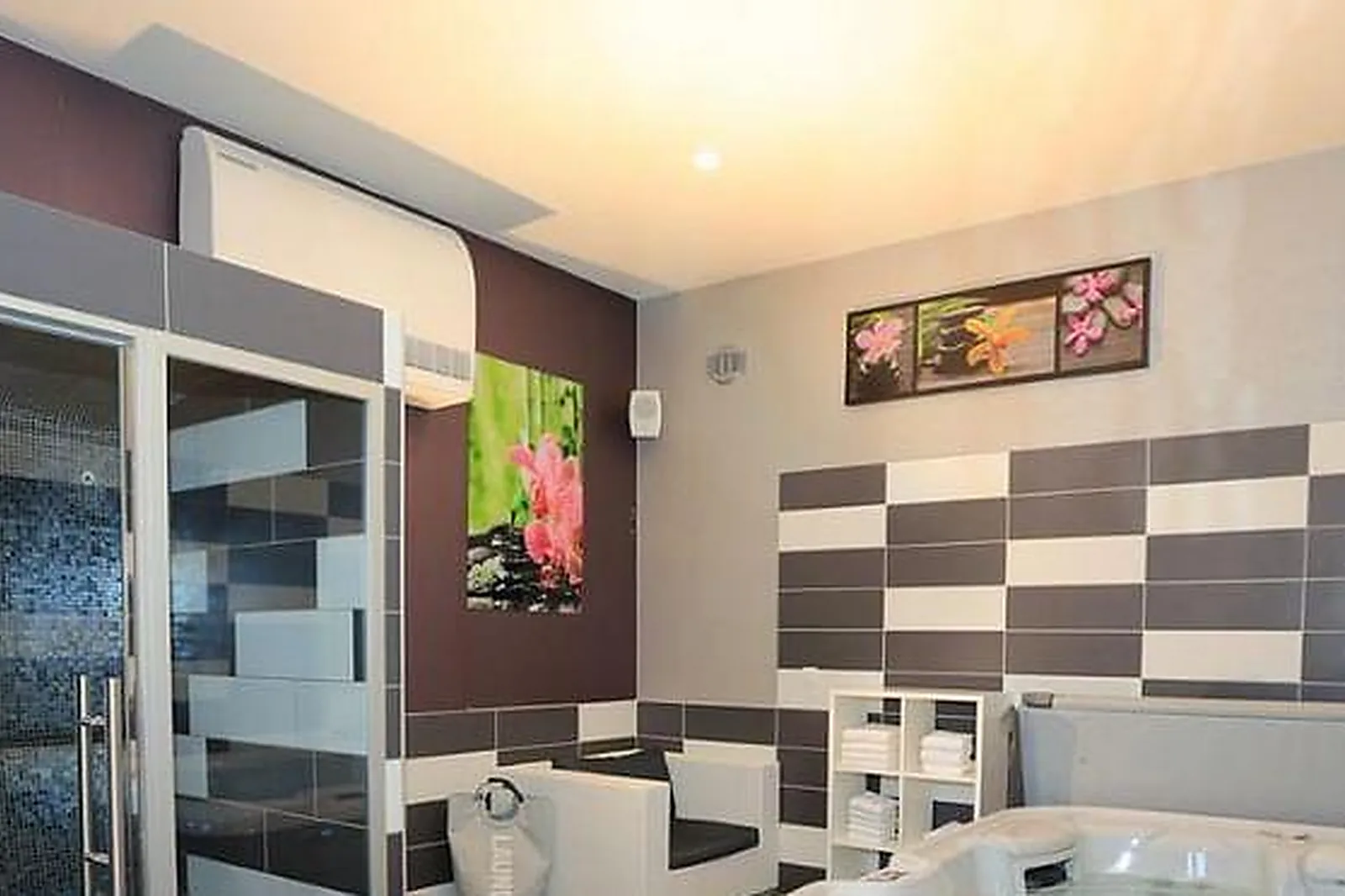 Lieux événementiels, THE ORIGINALS HÔTEL DE L'UNIVERS MONTLUÇON***