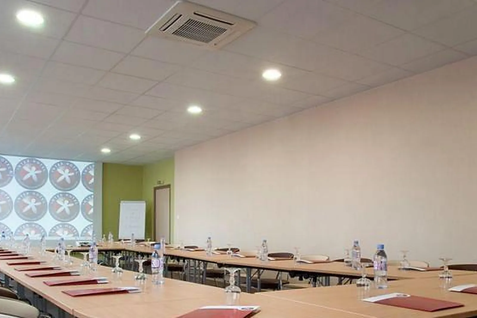 Lieux événementiels, THE ORIGINALS HÔTEL DE L'UNIVERS MONTLUÇON***