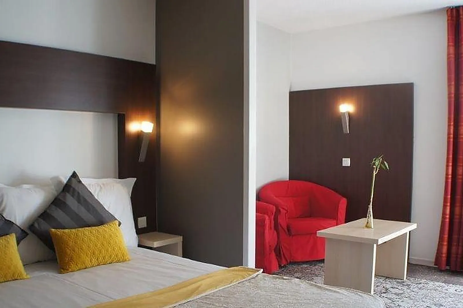 Lieux événementiels, THE ORIGINALS HÔTEL LA SIESTA***