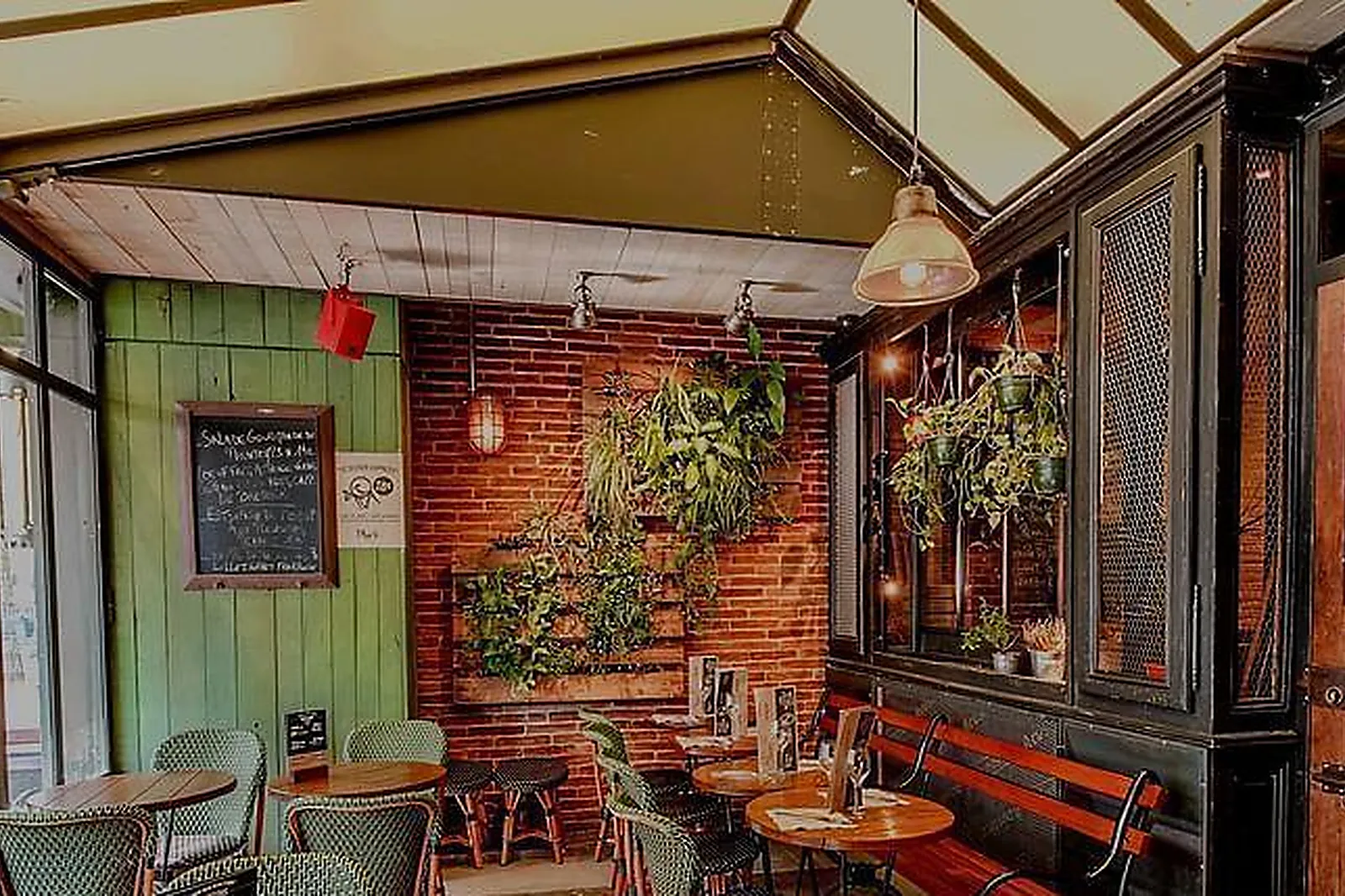 Lieux événementiels, THE PLACE TO...WAGRAM