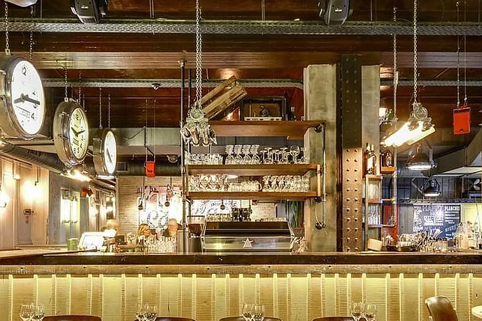 Lieux événementiels, THE PLACE TO...WAGRAM