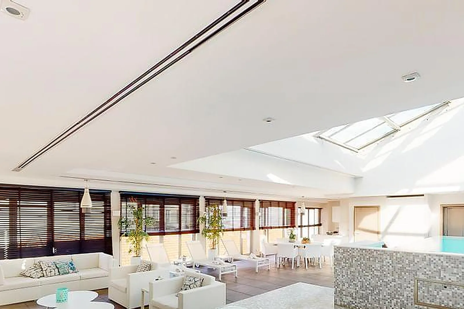 Lieux événementiels, THE POOLHOUSE CANNES