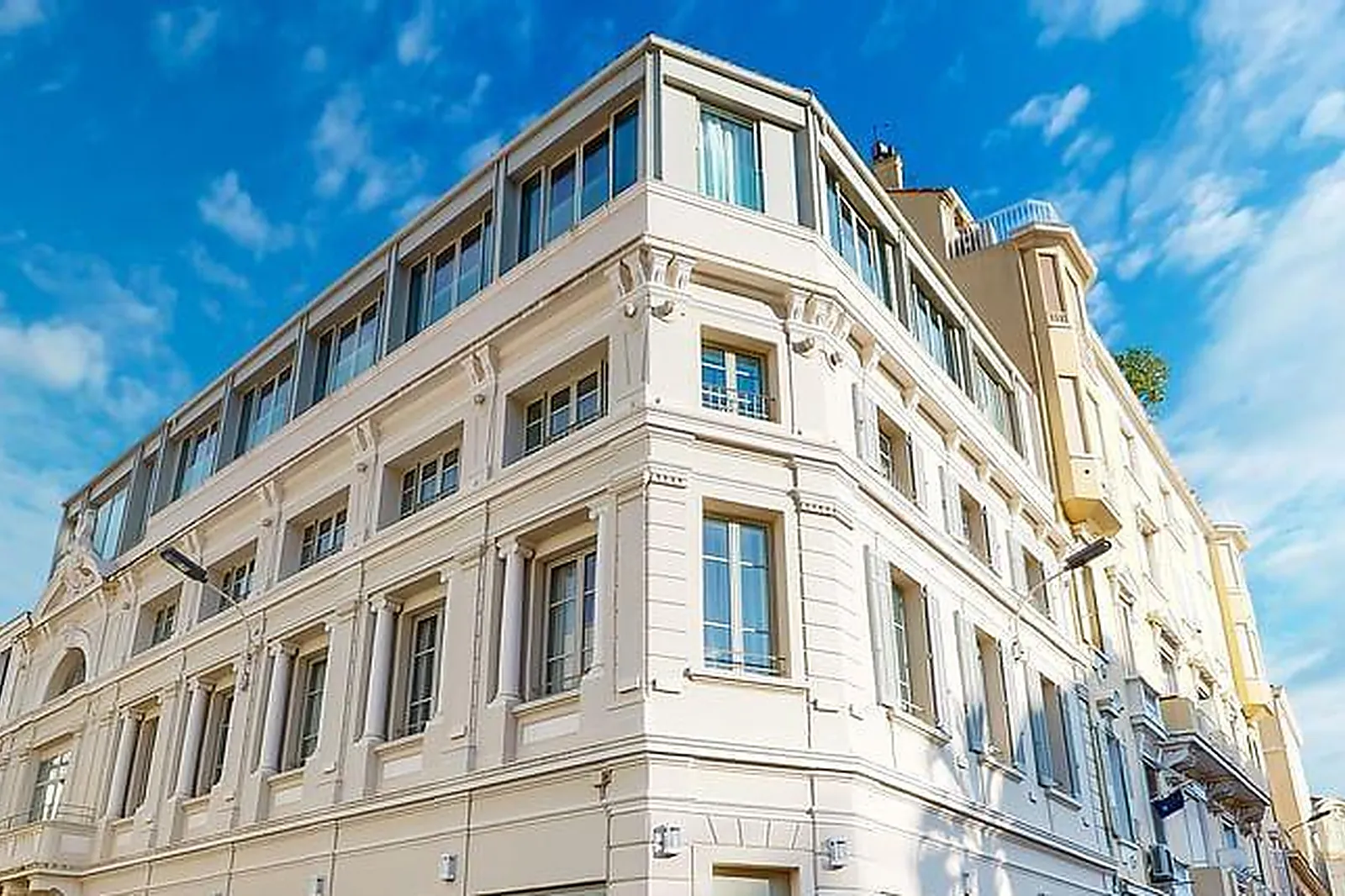 Lieux événementiels, THE POOLHOUSE CANNES