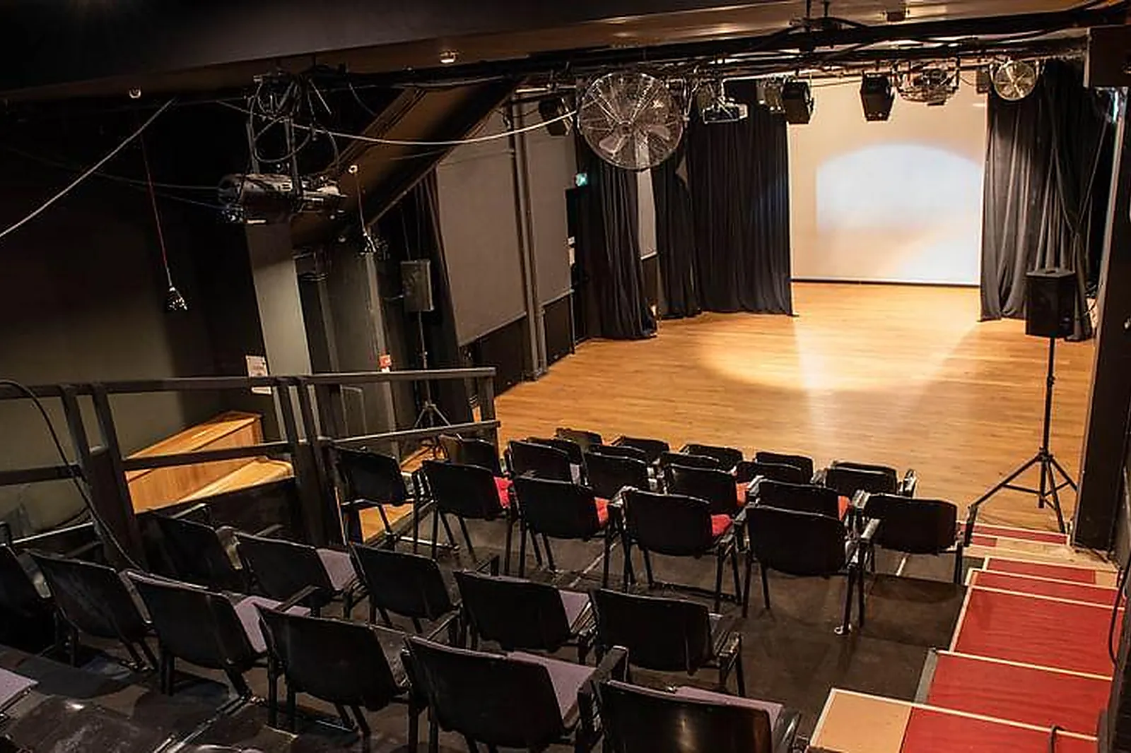 Lieux événementiels, THÉÂTRE DE LA PETIT RUE