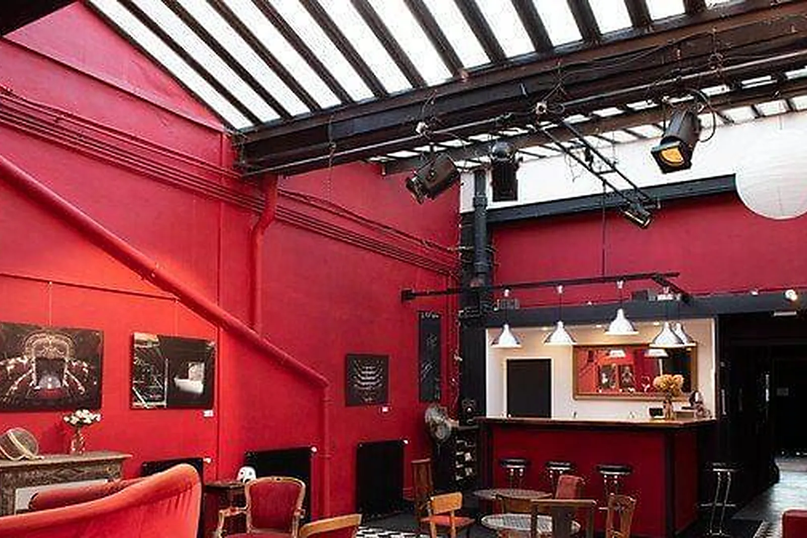 Lieux événementiels, THÉÂTRE DE LA PETIT RUE