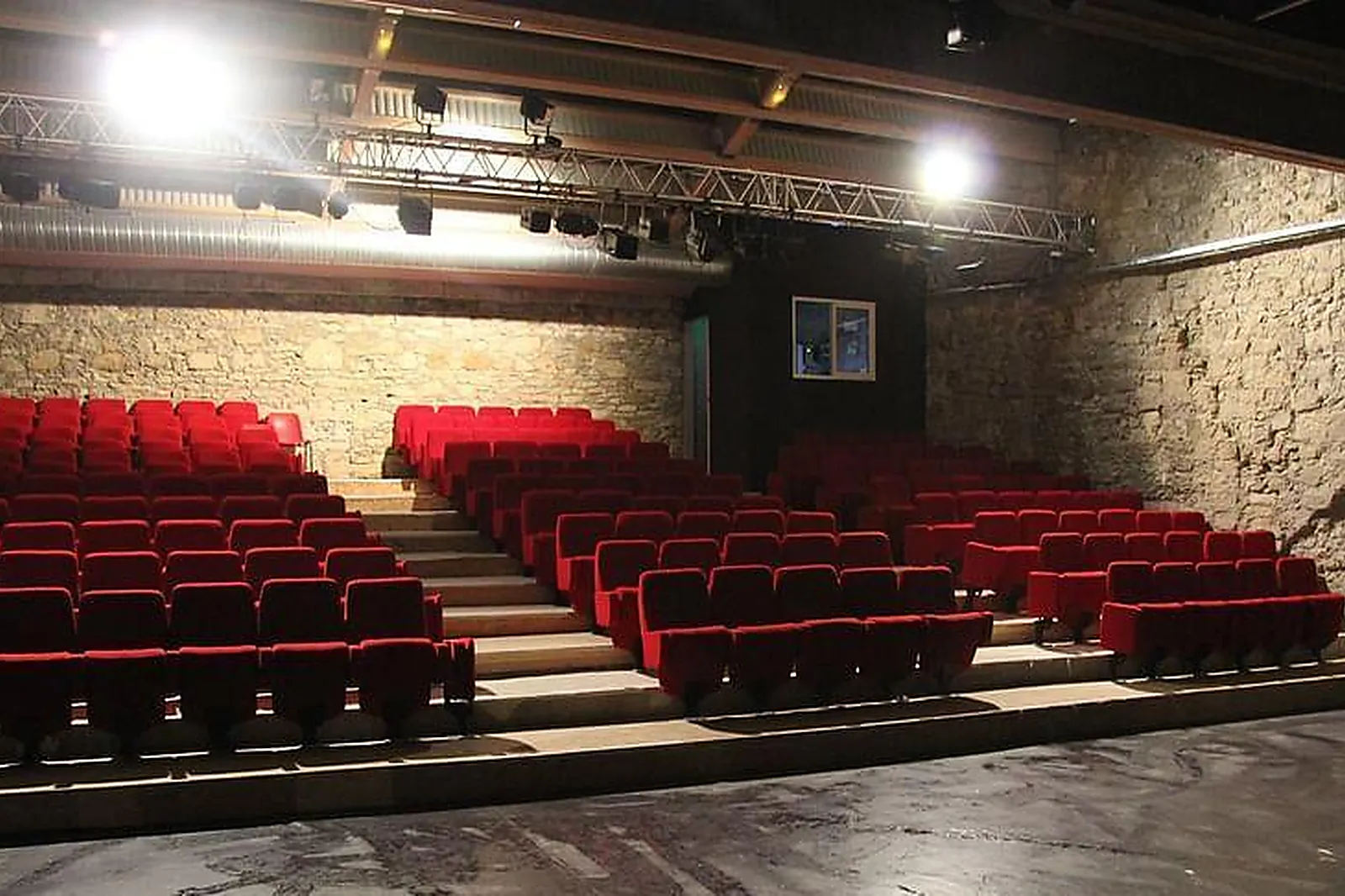 Lieux événementiels, THÉÂTRE DU ROI RENÉ
