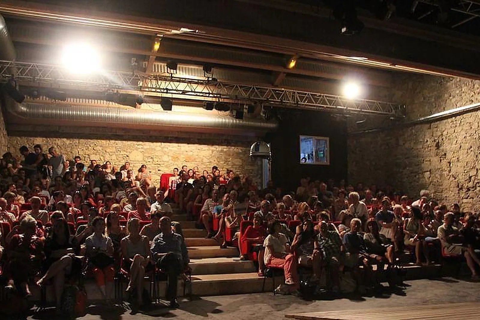 Lieux événementiels, THÉÂTRE DU ROI RENÉ