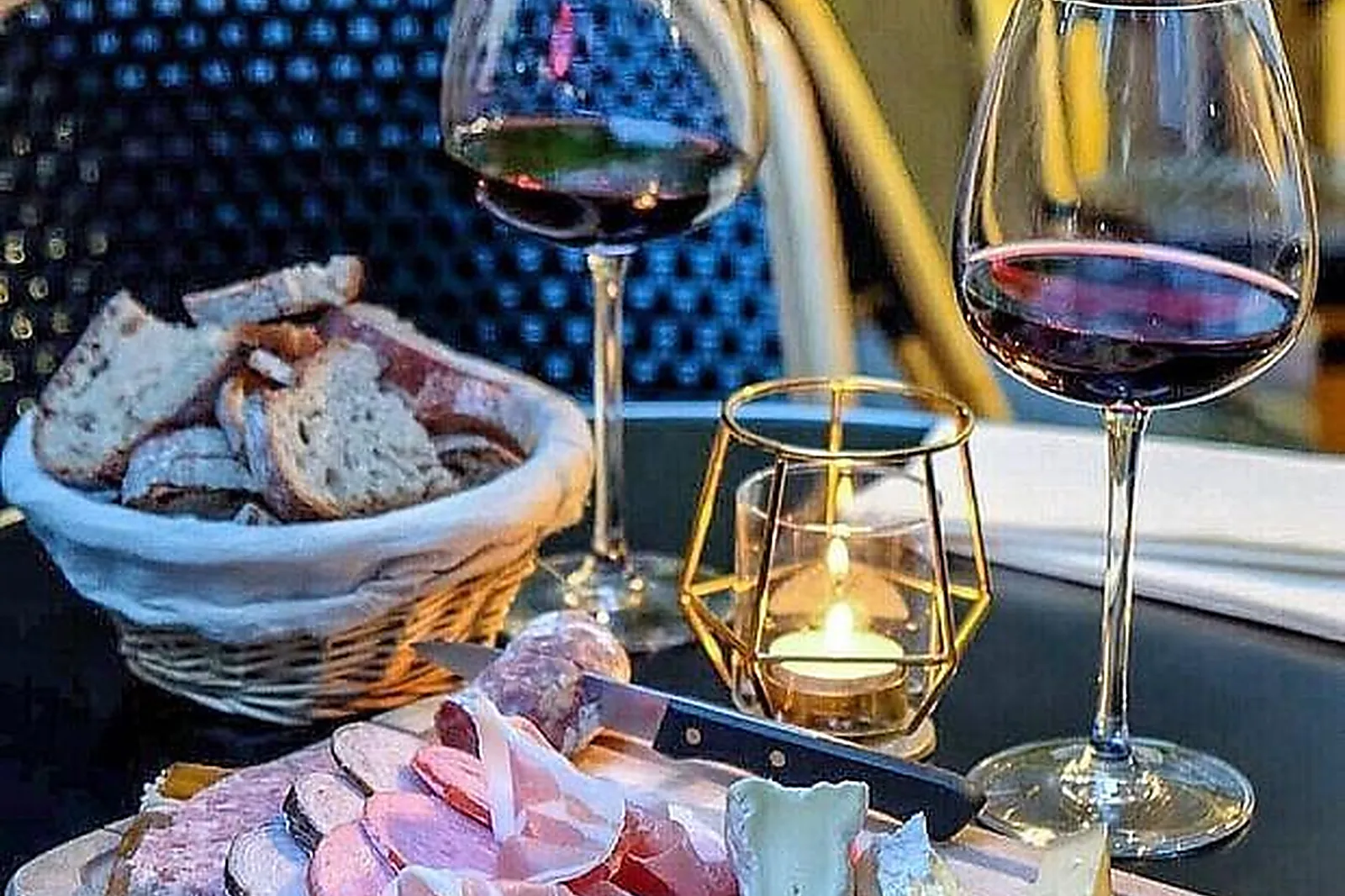 Lieux événementiels, TONTON