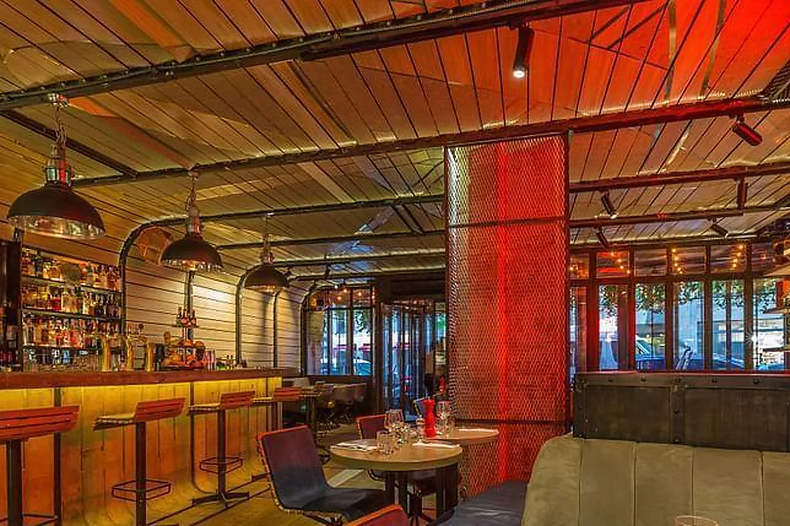 Lieux événementiels, TRADER'S