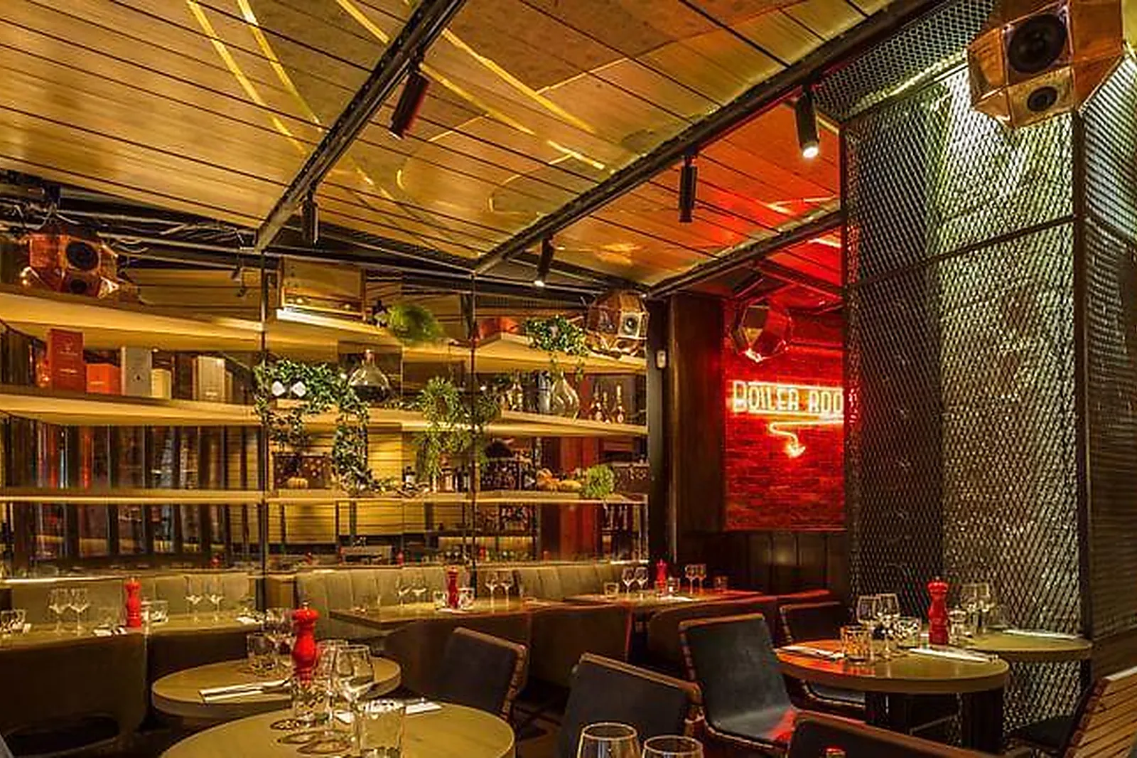 Lieux événementiels, TRADER'S