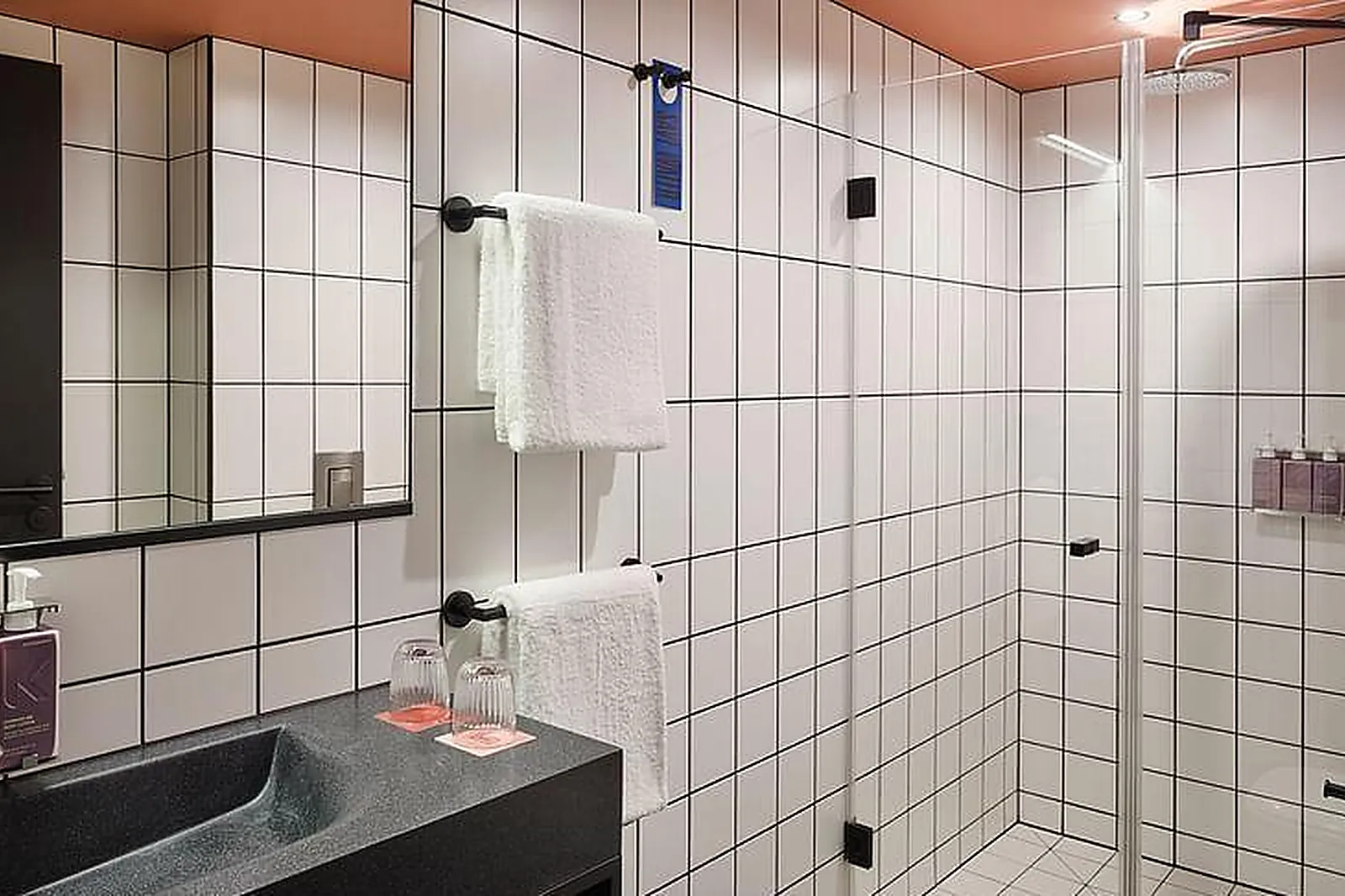 Lieux événementiels, TRIBE PARIS SAINT OUEN ****