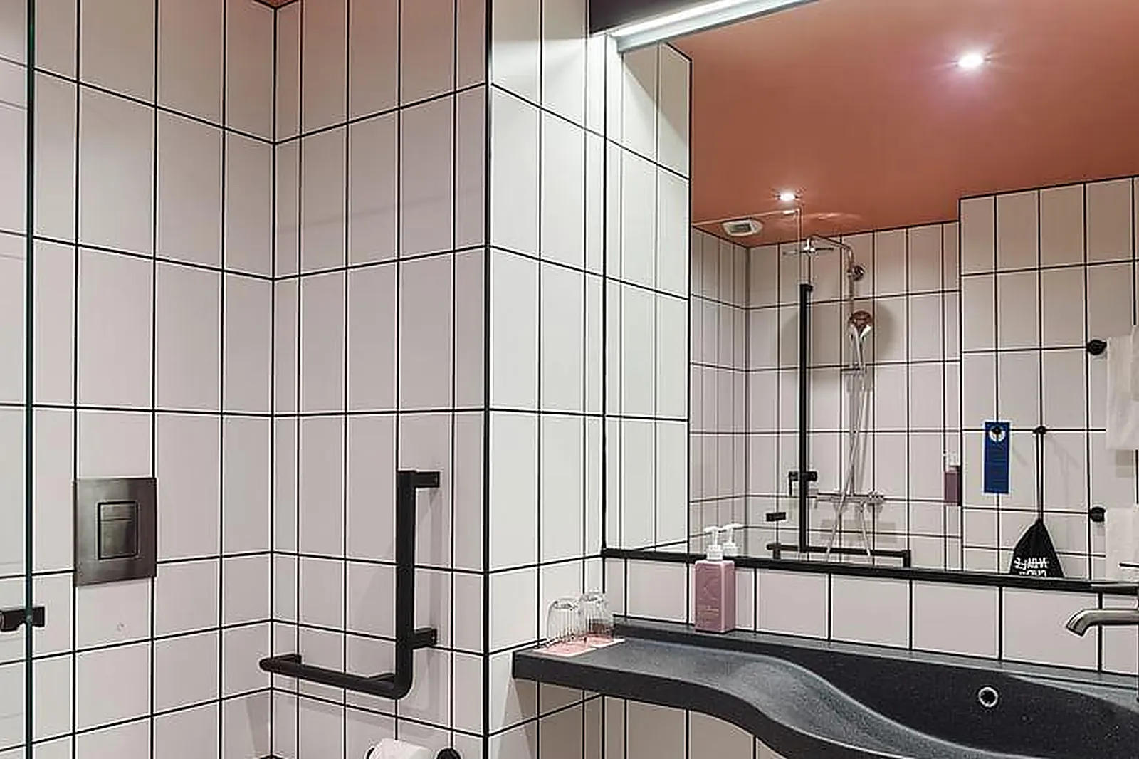 Lieux événementiels, TRIBE PARIS SAINT OUEN ****