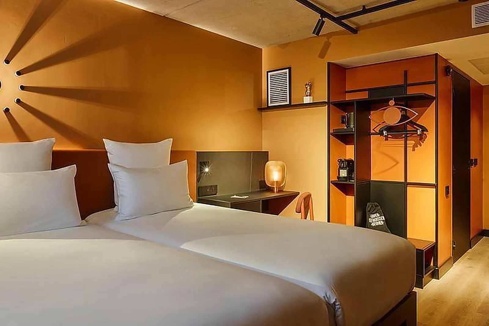 Lieux événementiels, TRIBE PARIS SAINT OUEN ****