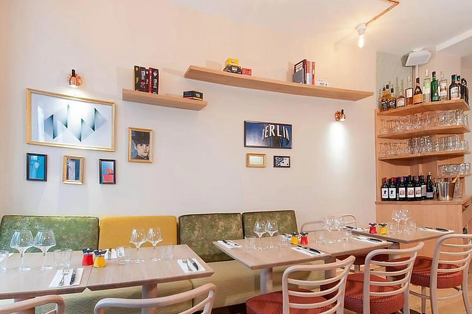 Lieux événementiels, TWO EAT WORK CAFÉ