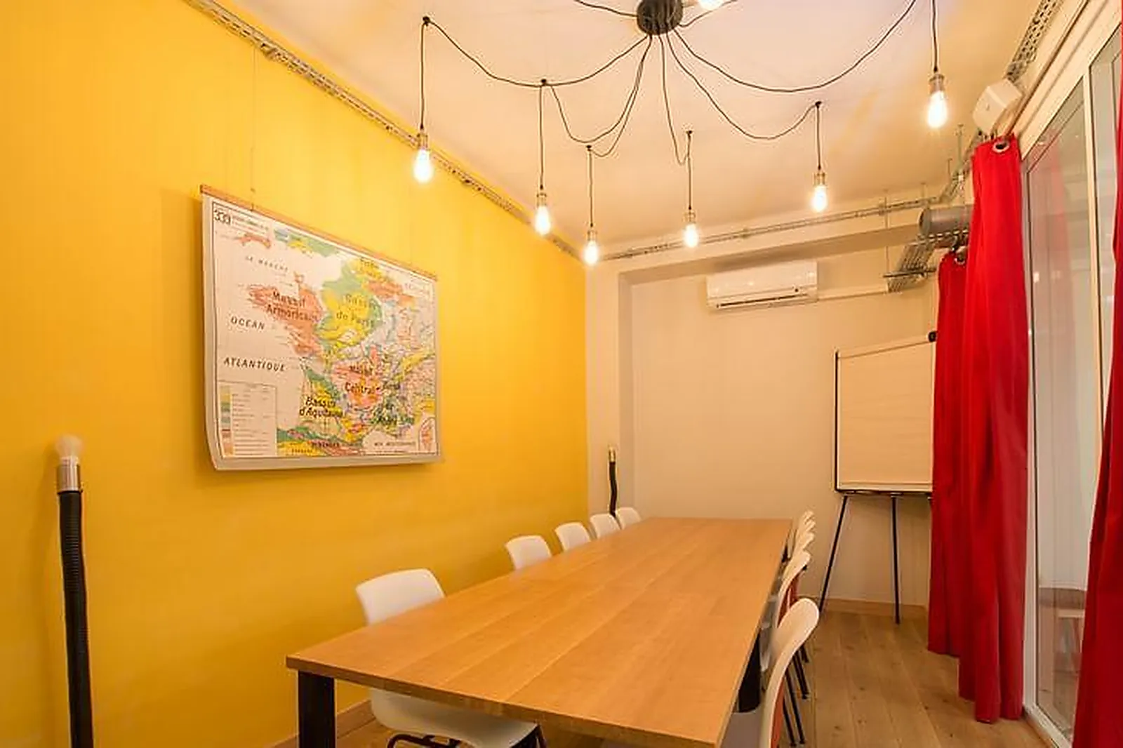 Lieux événementiels, TWO EAT WORK CAFÉ