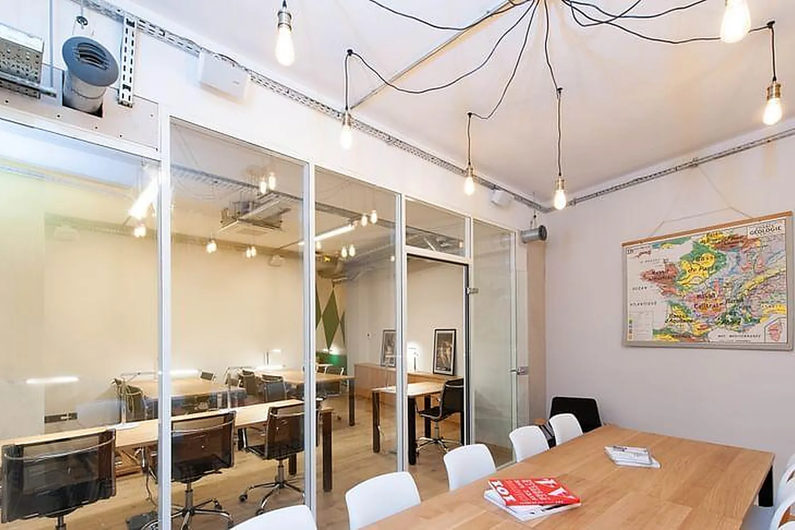 Lieux événementiels, TWO EAT WORK CAFÉ