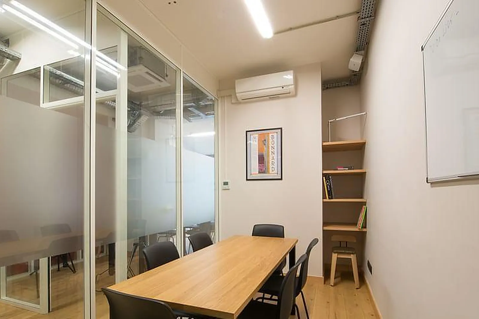 Lieux événementiels, TWO EAT WORK CAFÉ