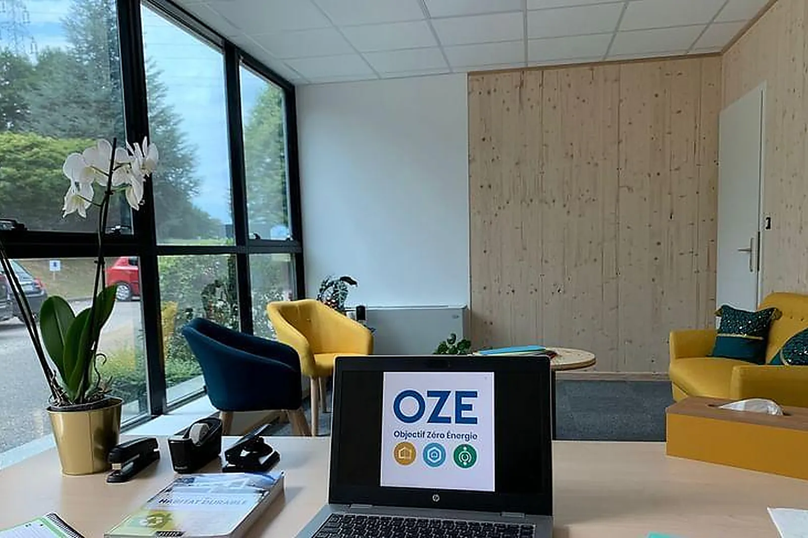 Lieux événementiels, UN BUREAU TRÉS PROFESSIONNEL