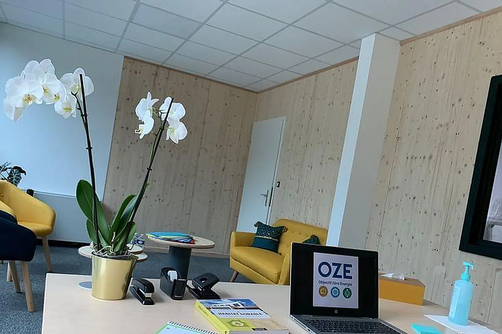 Lieux événementiels, UN BUREAU TRÉS PROFESSIONNEL