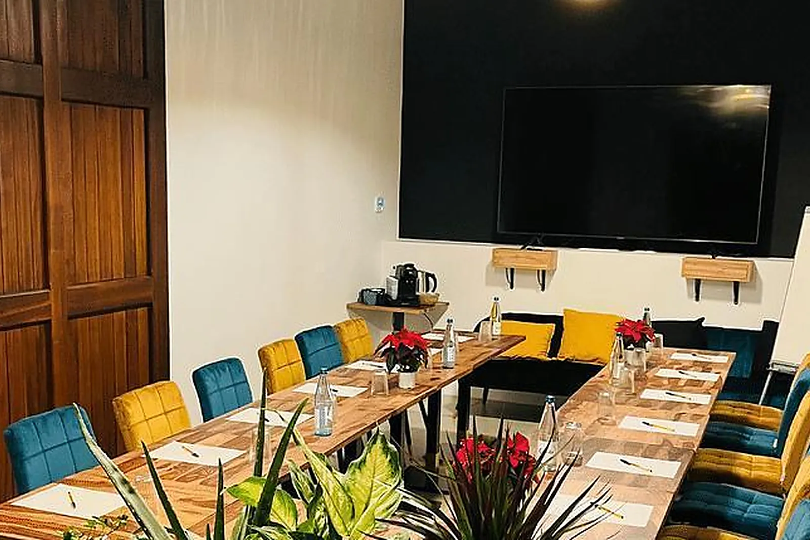 Lieux événementiels, UN PEU BOCAUX