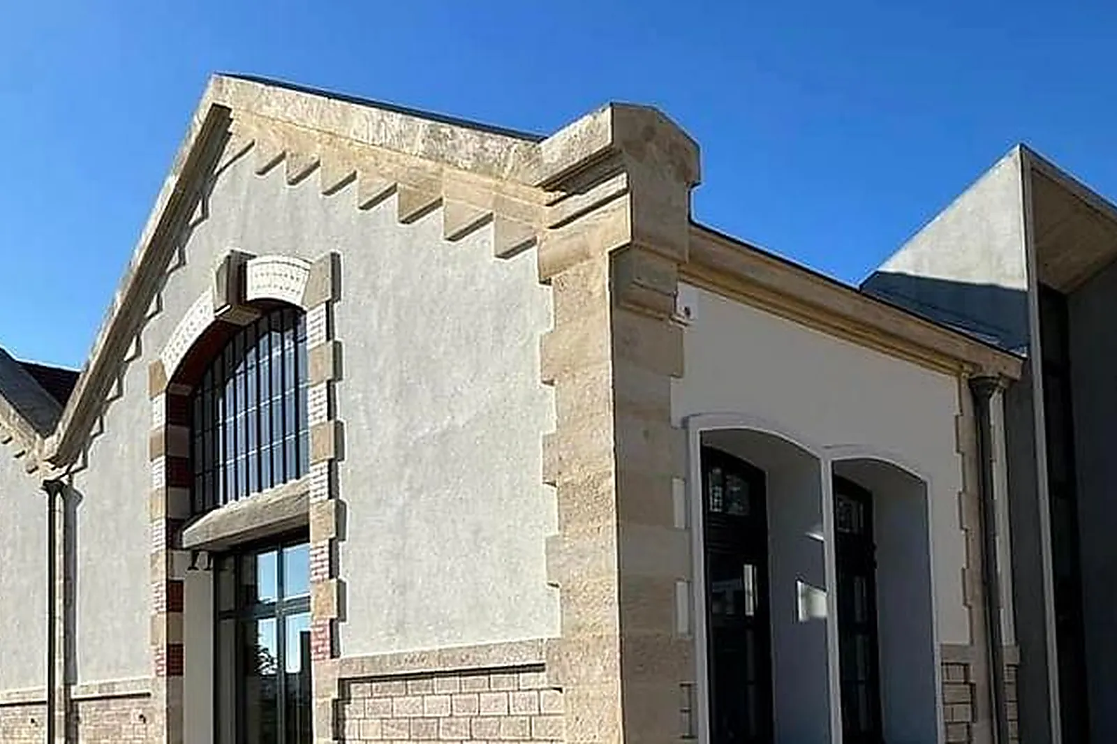 Lieux événementiels, UN PEU BOCAUX